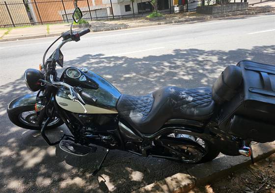 KAWASAKI VULCAN 900 CLASSIC 